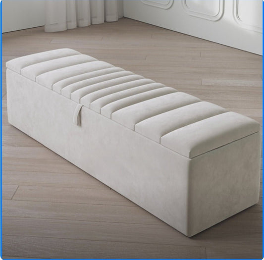 Line design ottomon storage box - Sam Beds